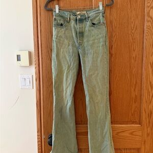 Levi’s Rib Cage Flare Women's Jeans in tinted wash